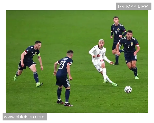 德国足球新星亚当斯：速度与技术的完美结合，未来之星崛起